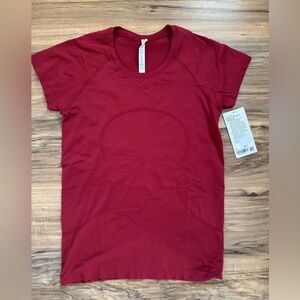 NWT Lululemon Swiftly Tech Short Sleeve 2.0 Size 10